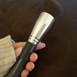 Bare minerals precision face brush